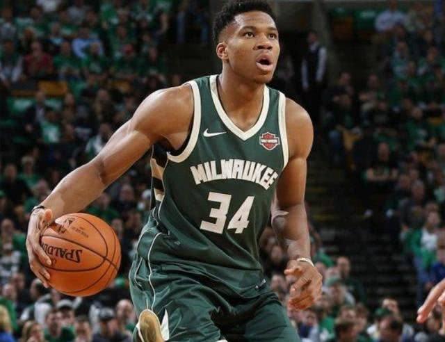  字母哥暴扣统治内线，雄鹿轻取公牛巩固东部榜首